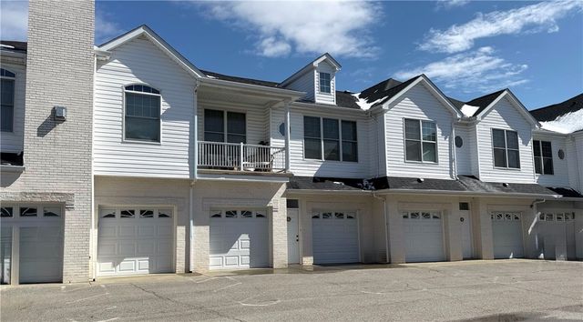 216 Adams Pointe Blvd 8, Adams Twp, PA 16046