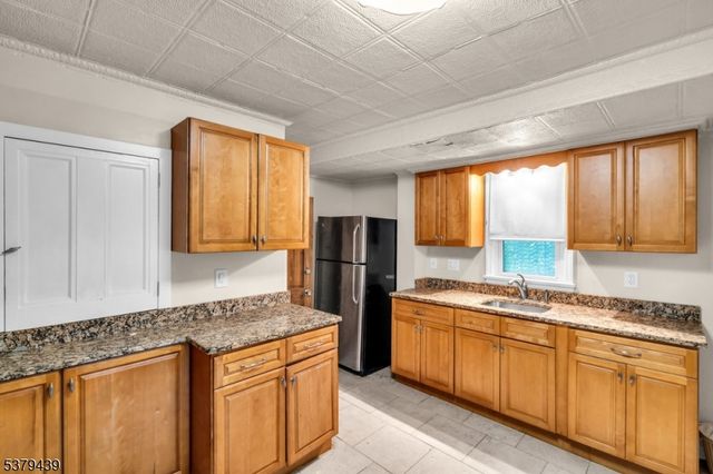 123 Steuben St, East Orange City, NJ 07018