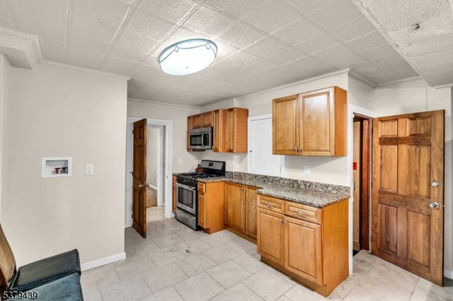 123 Steuben St, East Orange City, NJ 07018