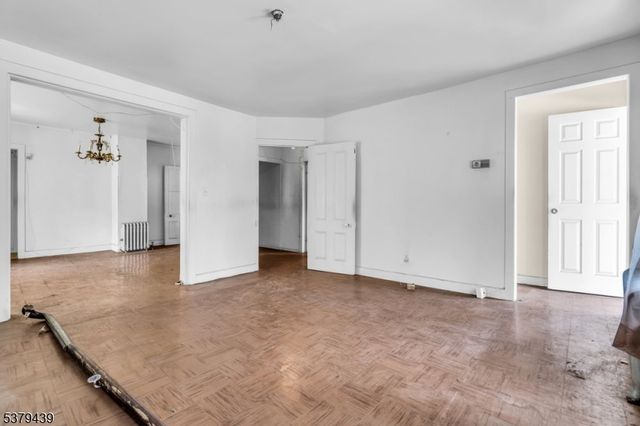 123 Steuben St, East Orange City, NJ 07018