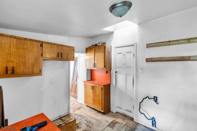 123 Steuben St, East Orange City, NJ 07018