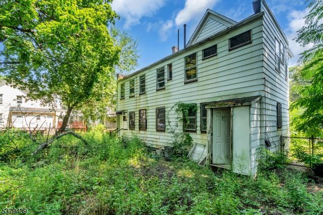 123 Steuben St, East Orange City, NJ 07018