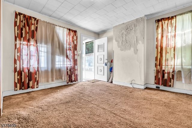 123 Steuben St, East Orange City, NJ 07018