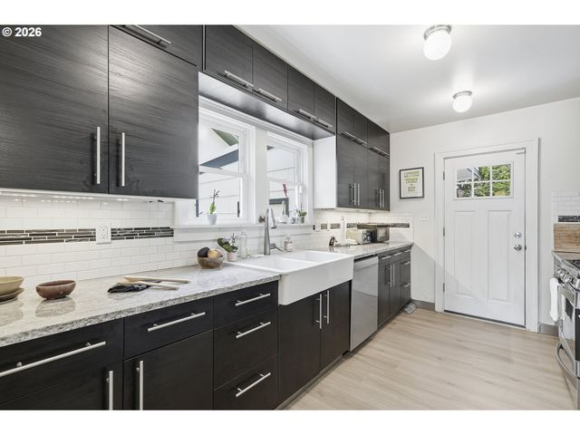 4135 Ne MULTNOMAH St, Portland, OR 97232