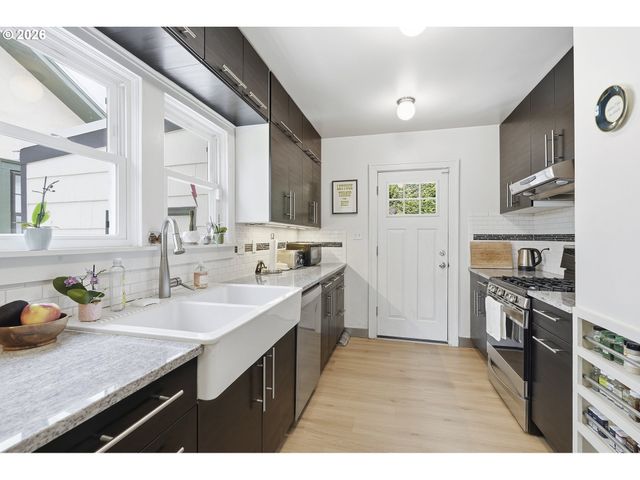4135 Ne MULTNOMAH St, Portland, OR 97232