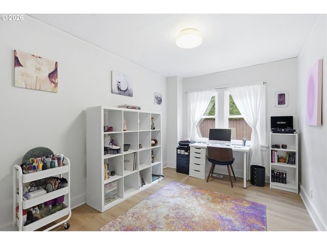 4135 Ne MULTNOMAH St, Portland, OR 97232