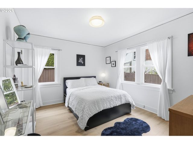 4135 Ne MULTNOMAH St, Portland, OR 97232