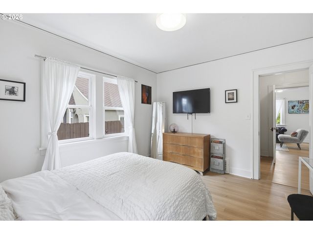 4135 Ne MULTNOMAH St, Portland, OR 97232