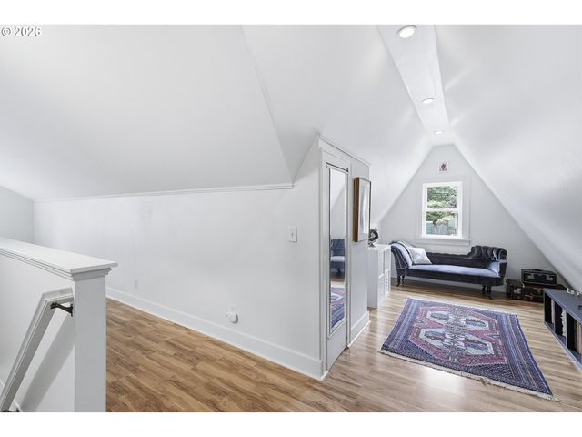 4135 Ne MULTNOMAH St, Portland, OR 97232