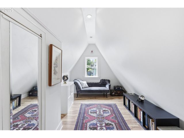 4135 Ne MULTNOMAH St, Portland, OR 97232