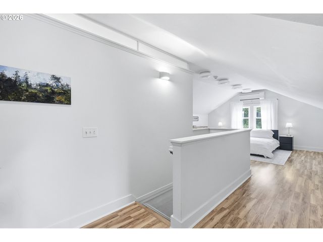 4135 Ne MULTNOMAH St, Portland, OR 97232