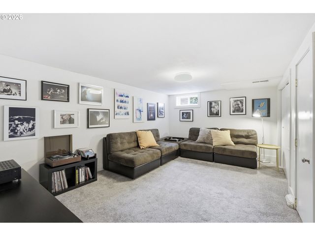 4135 Ne MULTNOMAH St, Portland, OR 97232