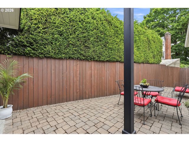 4135 Ne MULTNOMAH St, Portland, OR 97232
