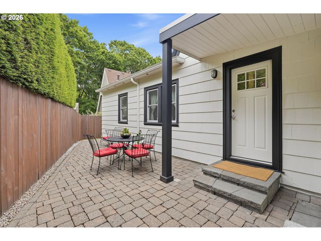 4135 Ne MULTNOMAH St, Portland, OR 97232