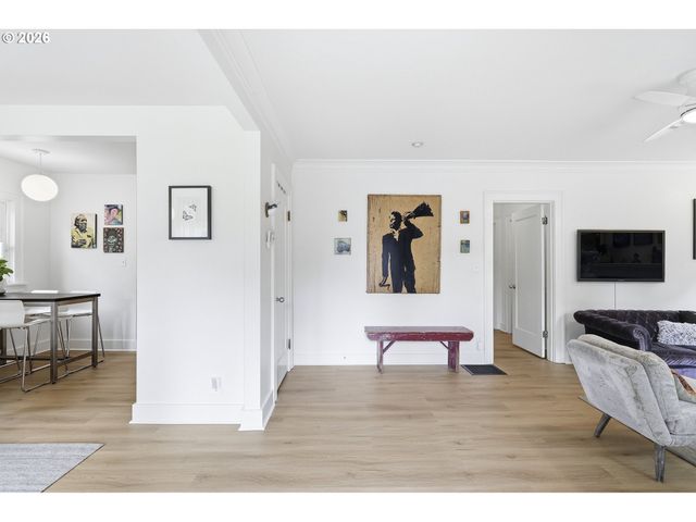 4135 Ne MULTNOMAH St, Portland, OR 97232