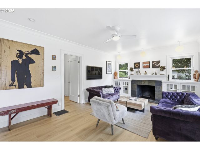 4135 Ne MULTNOMAH St, Portland, OR 97232