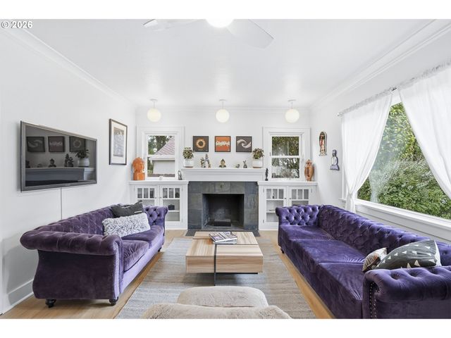 4135 Ne MULTNOMAH St, Portland, OR 97232