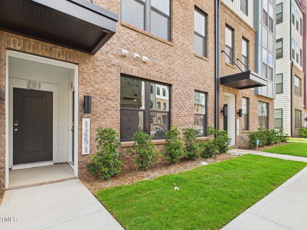 1251 Shaw View Alley 101, Raleigh, NC 27601