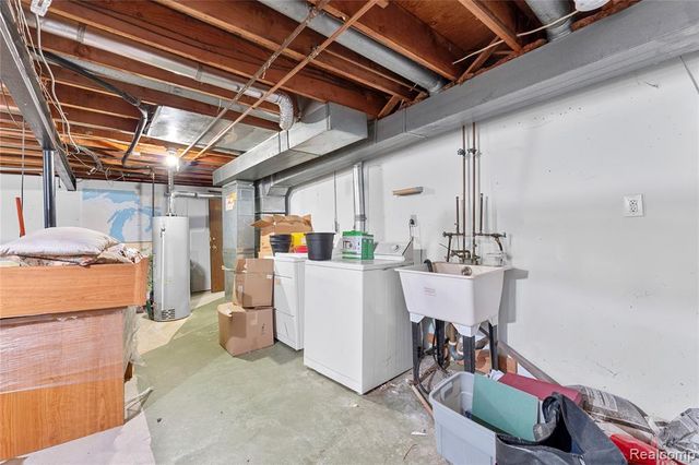 4655 Leisure Lane 48, Trenton, MI 48183