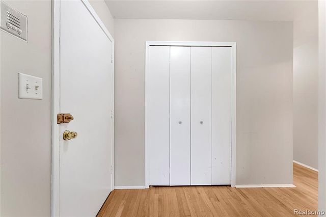 4655 Leisure Lane 48, Trenton, MI 48183