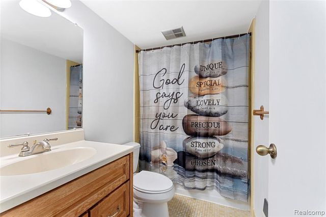 4655 Leisure Lane 48, Trenton, MI 48183