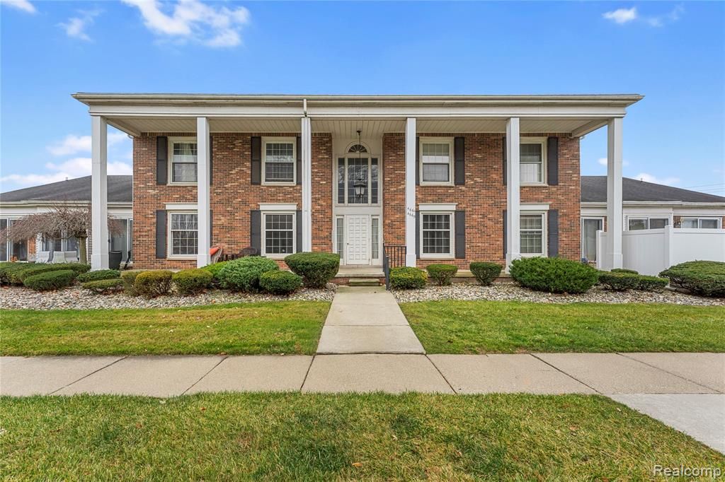 4655 Leisure Lane 48, Trenton, MI 48183