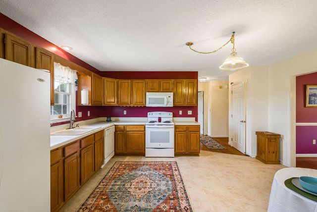 49 JOHNS VALLEY DR, Fishersville, VA 22939