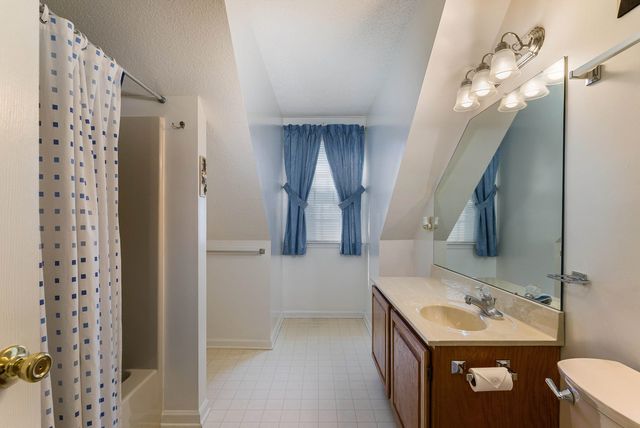 49 JOHNS VALLEY DR, Fishersville, VA 22939