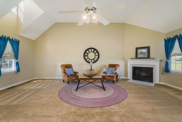 49 JOHNS VALLEY DR, Fishersville, VA 22939