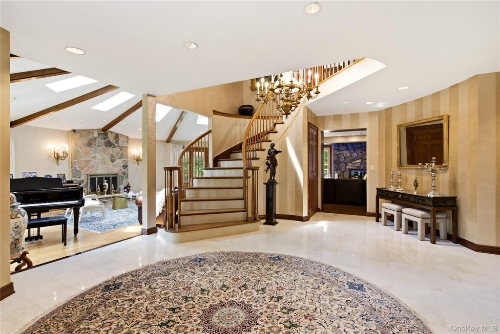 27 Amber Lane, Oyster Bay Cove, NY 11771 — photo 5