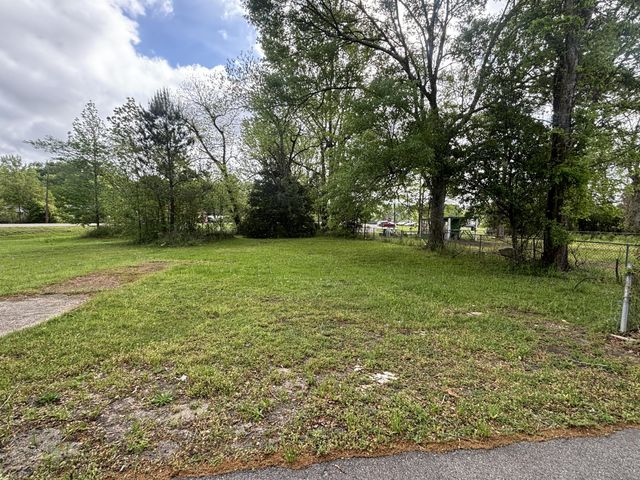1219&1221 Dewey St., Hattiesburg, MS 39401