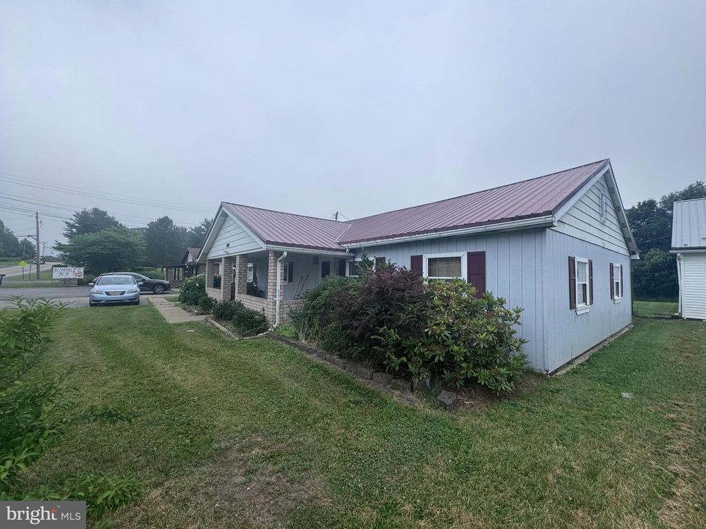 995 TYRONE PIKE, Philipsburg, PA 16866