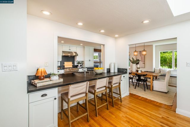3348 Walnut Ln, Lafayette, CA 94549