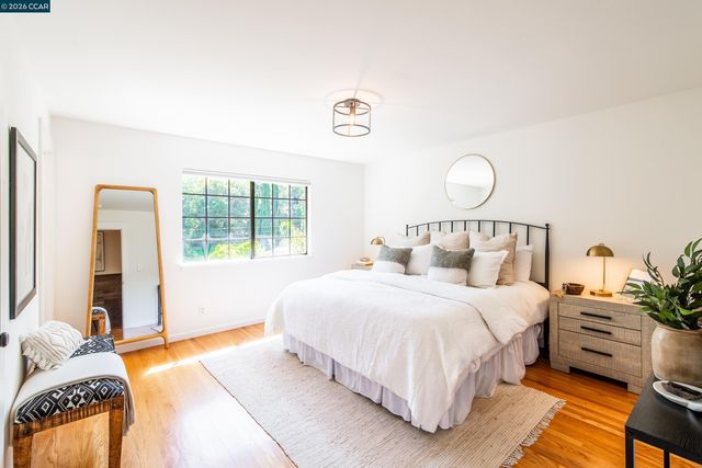 3348 Walnut Ln, Lafayette, CA 94549