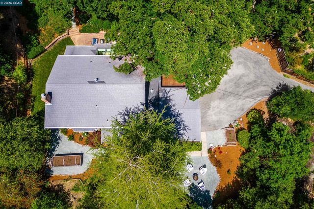 3348 Walnut Ln, Lafayette, CA 94549