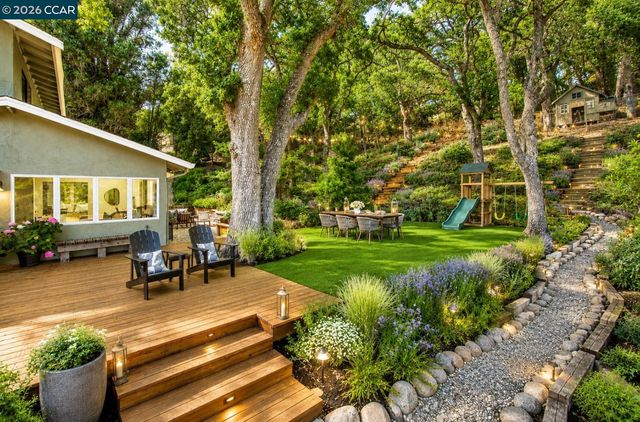 3348 Walnut Ln, Lafayette, CA 94549
