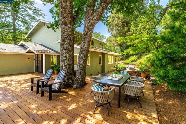 3348 Walnut Ln, Lafayette, CA 94549