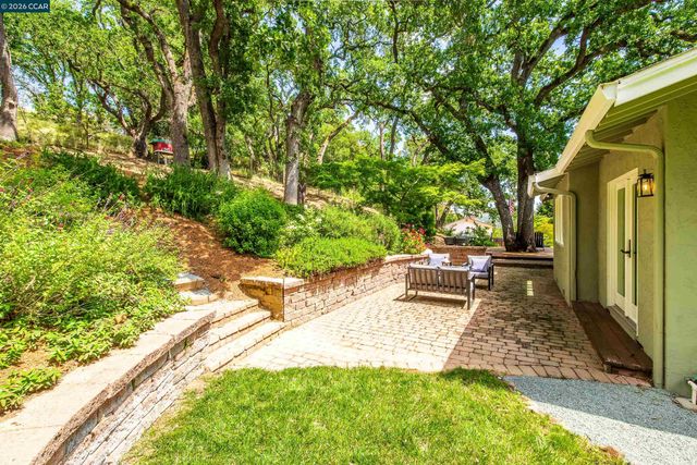 3348 Walnut Ln, Lafayette, CA 94549