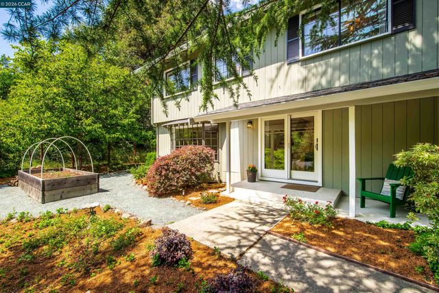 3348 Walnut Ln, Lafayette, CA 94549