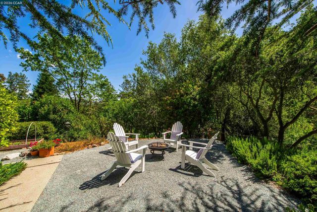 3348 Walnut Ln, Lafayette, CA 94549