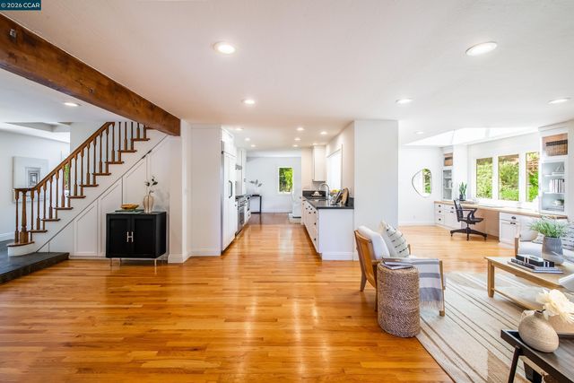 3348 Walnut Ln, Lafayette, CA 94549