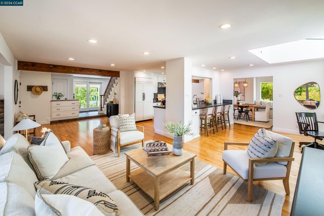 3348 Walnut Ln, Lafayette, CA 94549