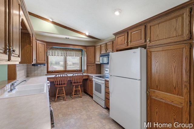 500 W Main Avenue 1, Zeeland, MI 49464