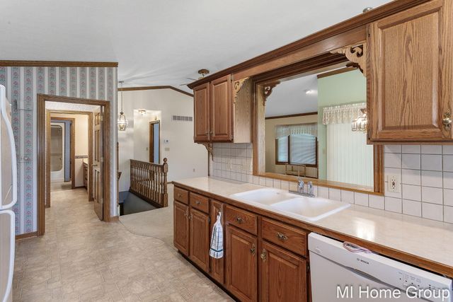 500 W Main Avenue 1, Zeeland, MI 49464