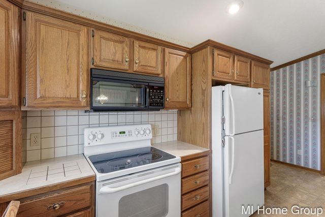 500 W Main Avenue 1, Zeeland, MI 49464