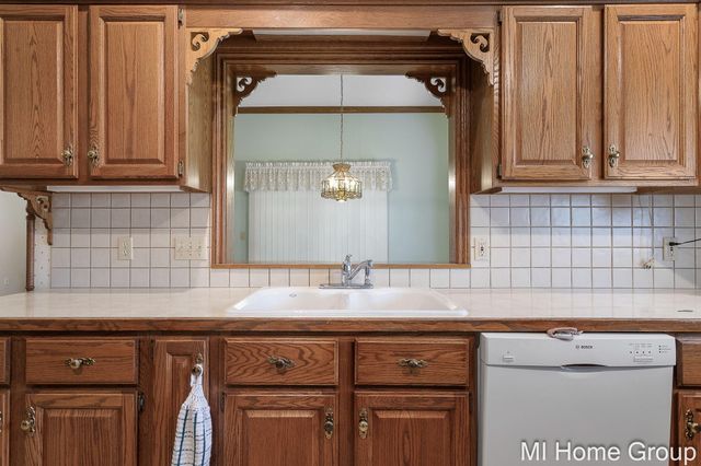 500 W Main Avenue 1, Zeeland, MI 49464