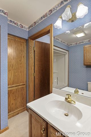 500 W Main Avenue 1, Zeeland, MI 49464
