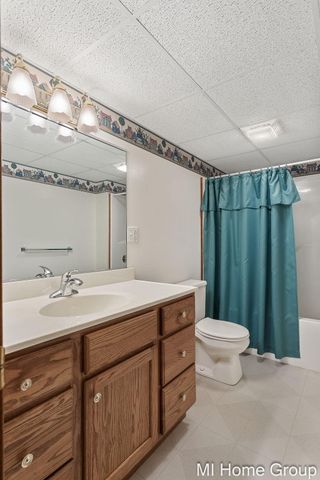 500 W Main Avenue 1, Zeeland, MI 49464