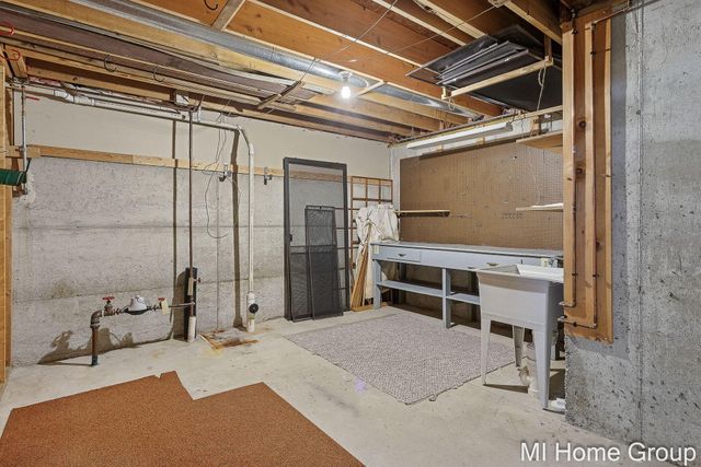 500 W Main Avenue 1, Zeeland, MI 49464