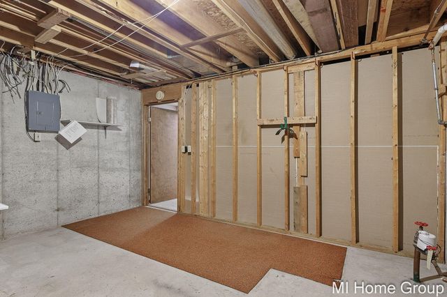 500 W Main Avenue 1, Zeeland, MI 49464